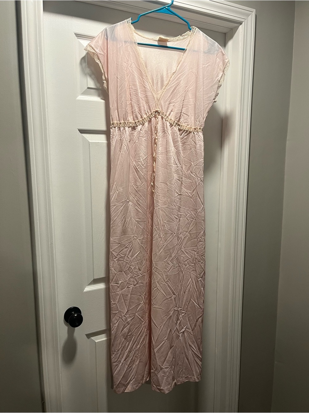 Avon Pale Pink Lace-Trim Slip nightgown and robe